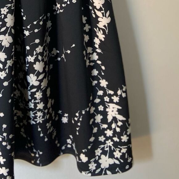 Ann Taylor NWOT sleeveless fit & flare black/cream dress 10 - Picture 6 of 8